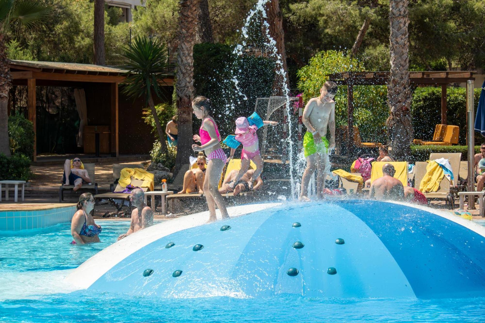Golden Avenida Family Suites 4* Salou Exterior foto